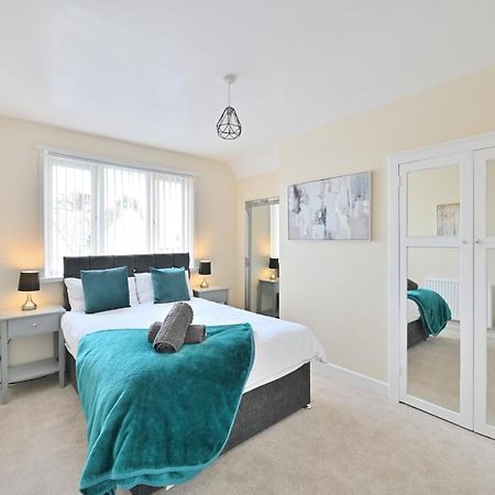Villa Sleek And Stylish 3 Bed In Bolton - Garden - Parking Exterior foto
